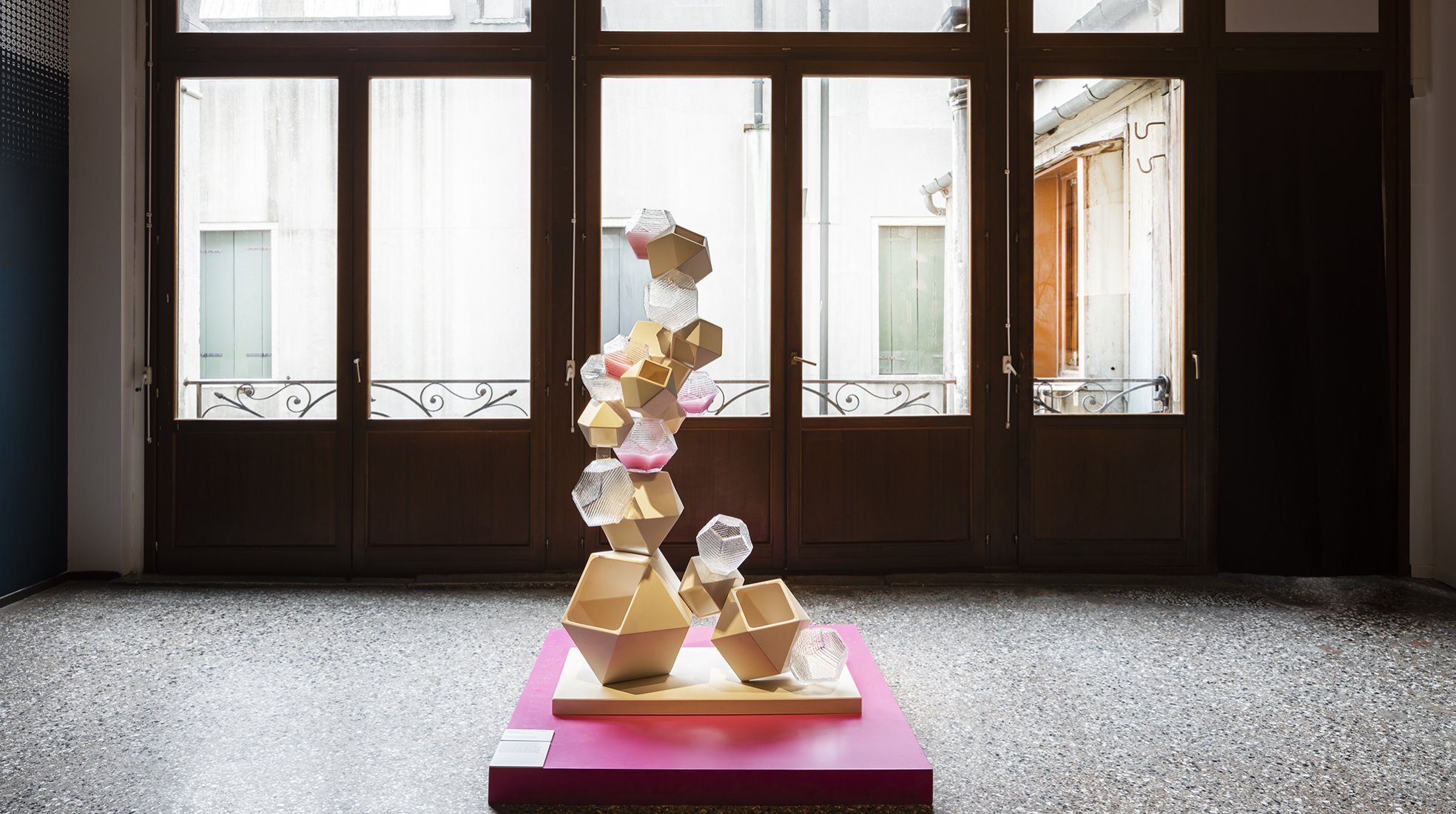 MuDD Architects, FREEZE AND CLAY, sculpture for exposition in Palazzo Bembo during Venice Biennale 2023, manufactured by LAUFEN in Gmunden (AUT)
